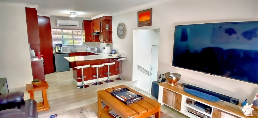 5 Bedroom Property for Sale in Langenhovenpark Free State